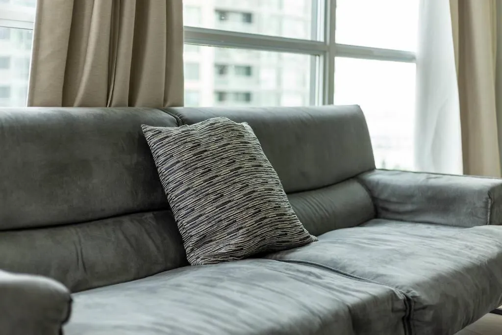 2 Bedroom Waterfront Condo Downtown W/ Free Parking Toronto Canada