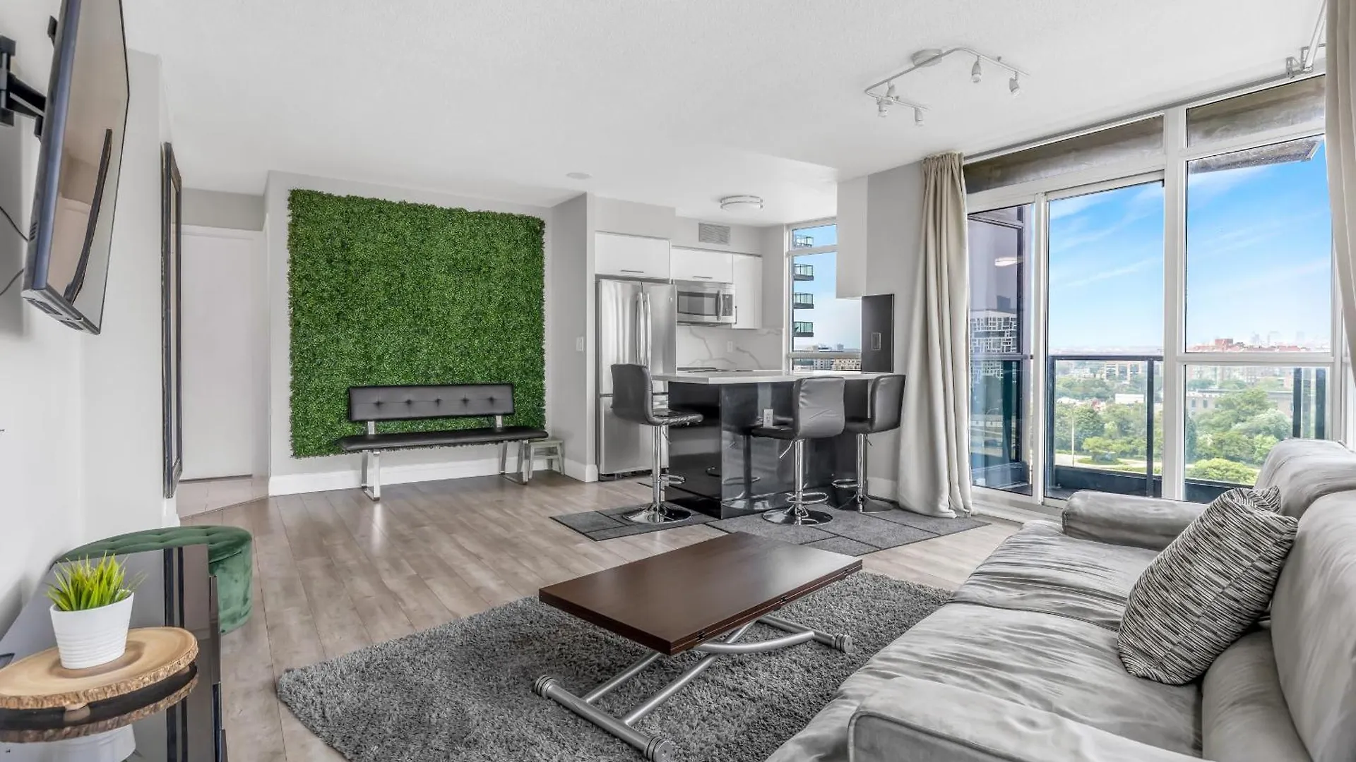 Apartment 2 Bedroom Waterfront Condo Downtown W/ Free Parking Toronto Canada